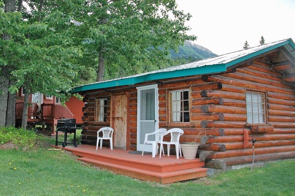 Terrace/patio - Gwin's Lodge Aspen Cabin #10 (Cooper Landing)