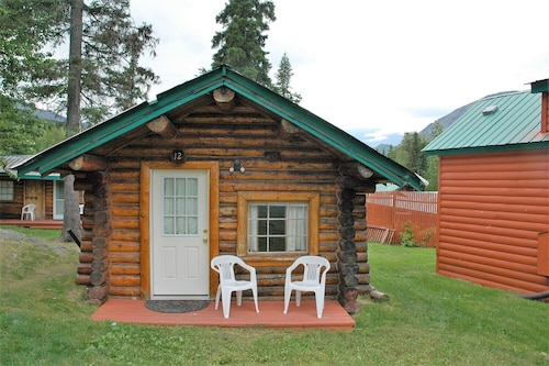 Gwin's Lodge Fir Log Cabin #12