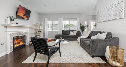GOODE.HOMES | Luxury Modern Home w/ Jacuzzi