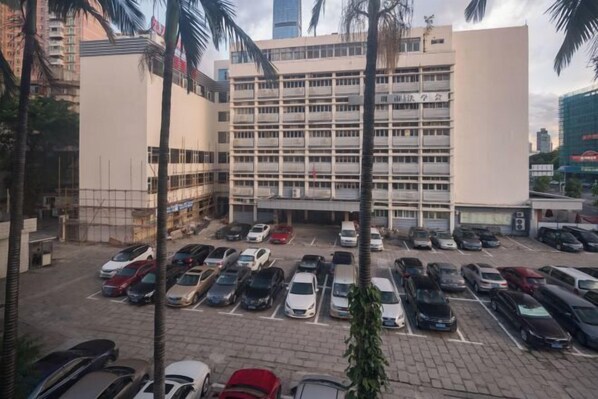 Self-parking (surcharge)