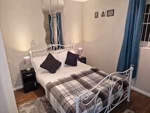 Apartment | 2 bedrooms, iron/ironing board, free WiFi, bed sheets - Washingtons Emerald 2 Bed Exec Apt (Washington)