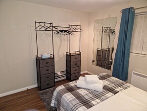 Apartment | 2 bedrooms, iron/ironing board, free WiFi, bed sheets - Washingtons Emerald 2 Bed Exec Apt (Washington)