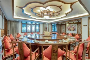 Unclassified image, 5 of 30, button - Taijiang Hotel (Taijiang)