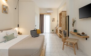 Deluxe Double Room with Extra Bed | Egyptiska bomullslakan, sängtillbehör av högsta kvalitet och duntäcken