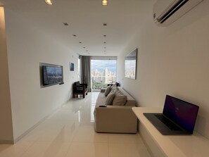 Living area - New! Best view in Goiania! (Goiânia)