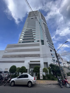 Exterior - New! Best view in Goiania! (Goiânia)