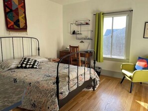 1 bedroom, desk, iron/ironing board, free WiFi
