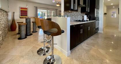 Luxury Old Town Scottsdale Oasis • Walk to W Hotel & Entertainment District!