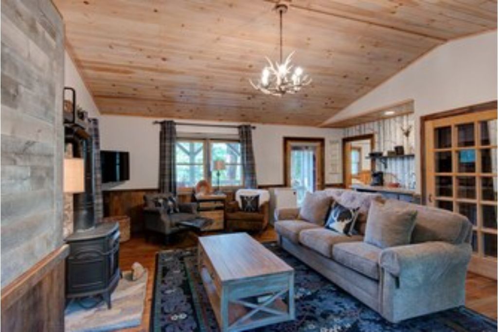 Maple Spring Cabin at Heritage Hill