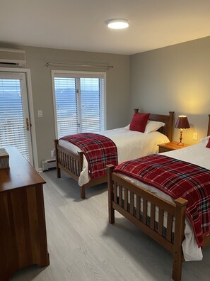 5 bedrooms, iron/ironing board, free WiFi, bed sheets