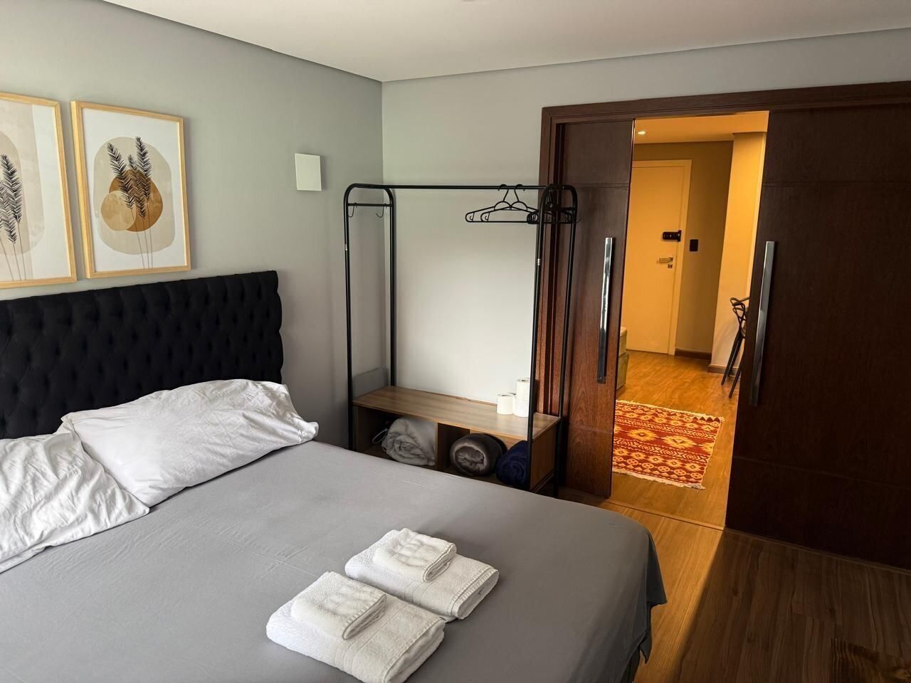 Appartement de base | Bureau, fer et planche à repasser, accès au Wi-Fi (inclus)