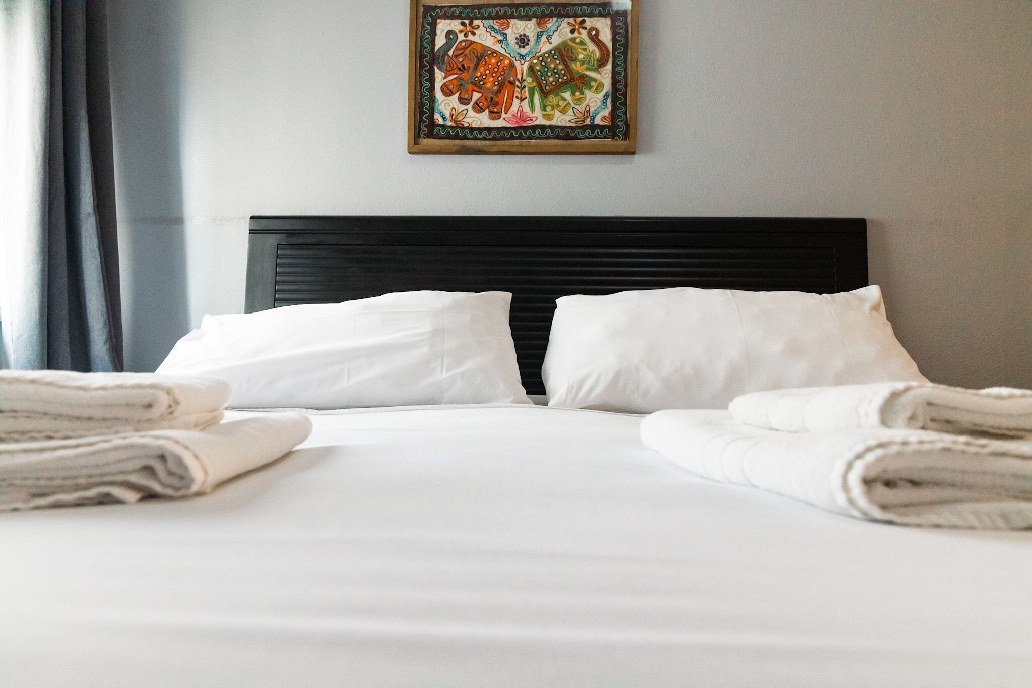 Departamento básico | Escritorio, tabla de planchar con plancha y wifi gratis 