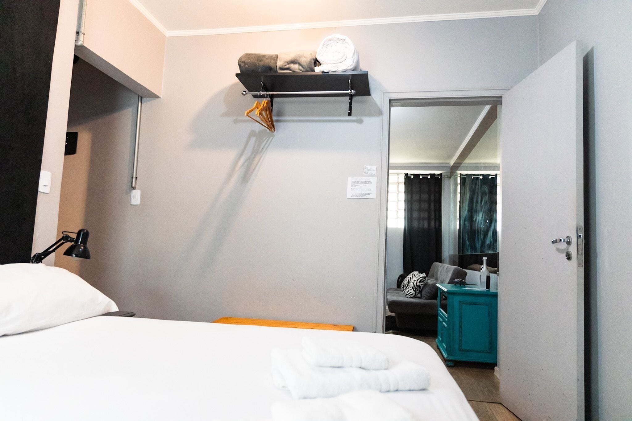 Business Apartment | Meja, seterika/papan seterika, Wi-fi percuma 