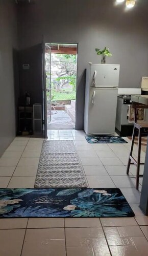 Lovely One Bedroom apartment with free parking.