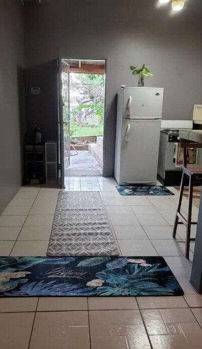 Lovely One Bedroom apartment with free parking.