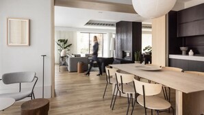 Unclassified image, 4 of 21, button - Luxury London Apartment With Private Cinema & Gym (London)