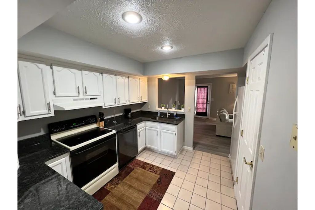 3 bed townhouse close to Casino!