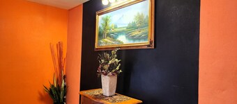 Beautiful 2BR, parking, 5 mins Aquatic/Cycling/Cricket, 10 mins Point Lisas.