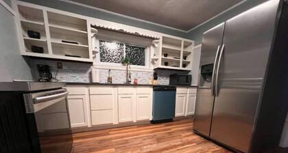 What a cute 2 bed room 1 bath home
