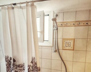 Bathroom - Charming Lefkada Town 2-bedroom Apartment (Lefkada)