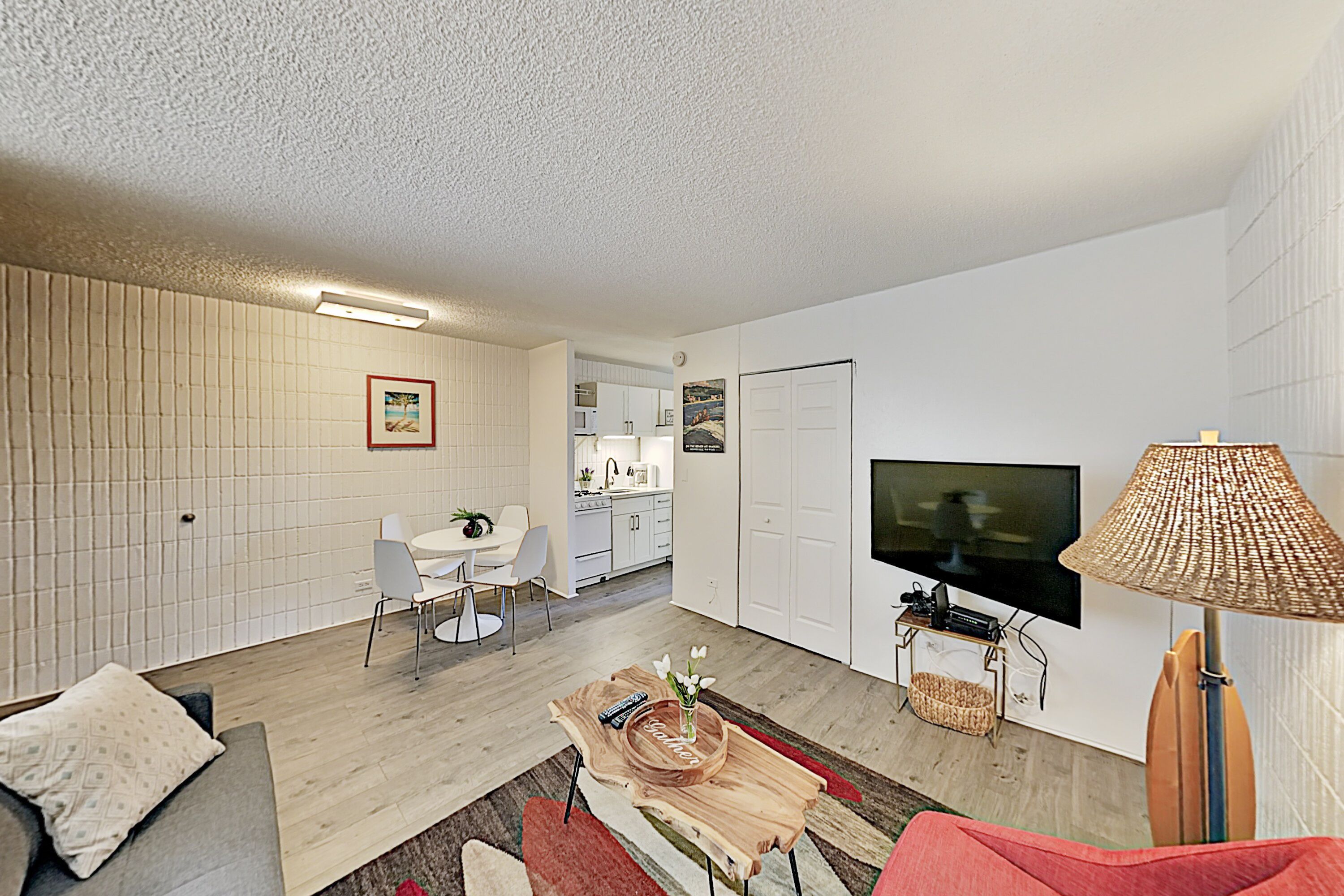 One Bedroom Kalakauan | Full Kitchen | Parking