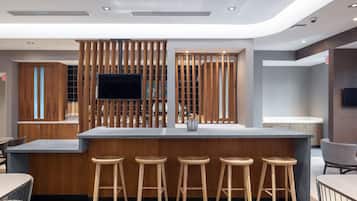Bar (trong khuôn viên)