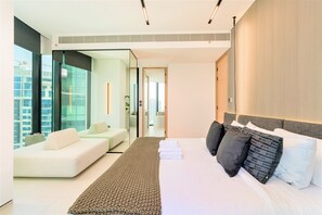 アパートメント (3 Bedrooms) | 3 室のベッドルーム、客室ごとに異なる装飾、客室ごとに異なるインテリア、アイロン / アイロン台