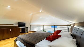 Villa (2 Bedrooms) | 2 bedrooms, in-room safe, iron/ironing board, bed sheets