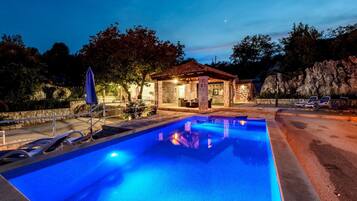 Outdoor pool, sun loungers