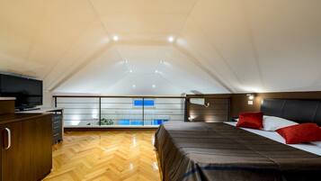 Villa (2 Bedrooms) | 2 bedrooms, in-room safe, iron/ironing board, bed sheets