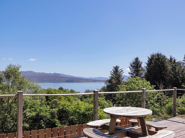 Cottage | Outdoor dining - The Lookout (Sleat)