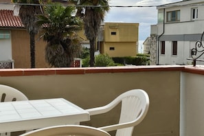 Outdoor dining - M095 - Marcelli, brand new three-room apartment 100 mt from the sea (Marcelli)