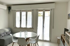 Dining - M095 - Marcelli, brand new three-room apartment 100 mt from the sea (Marcelli)