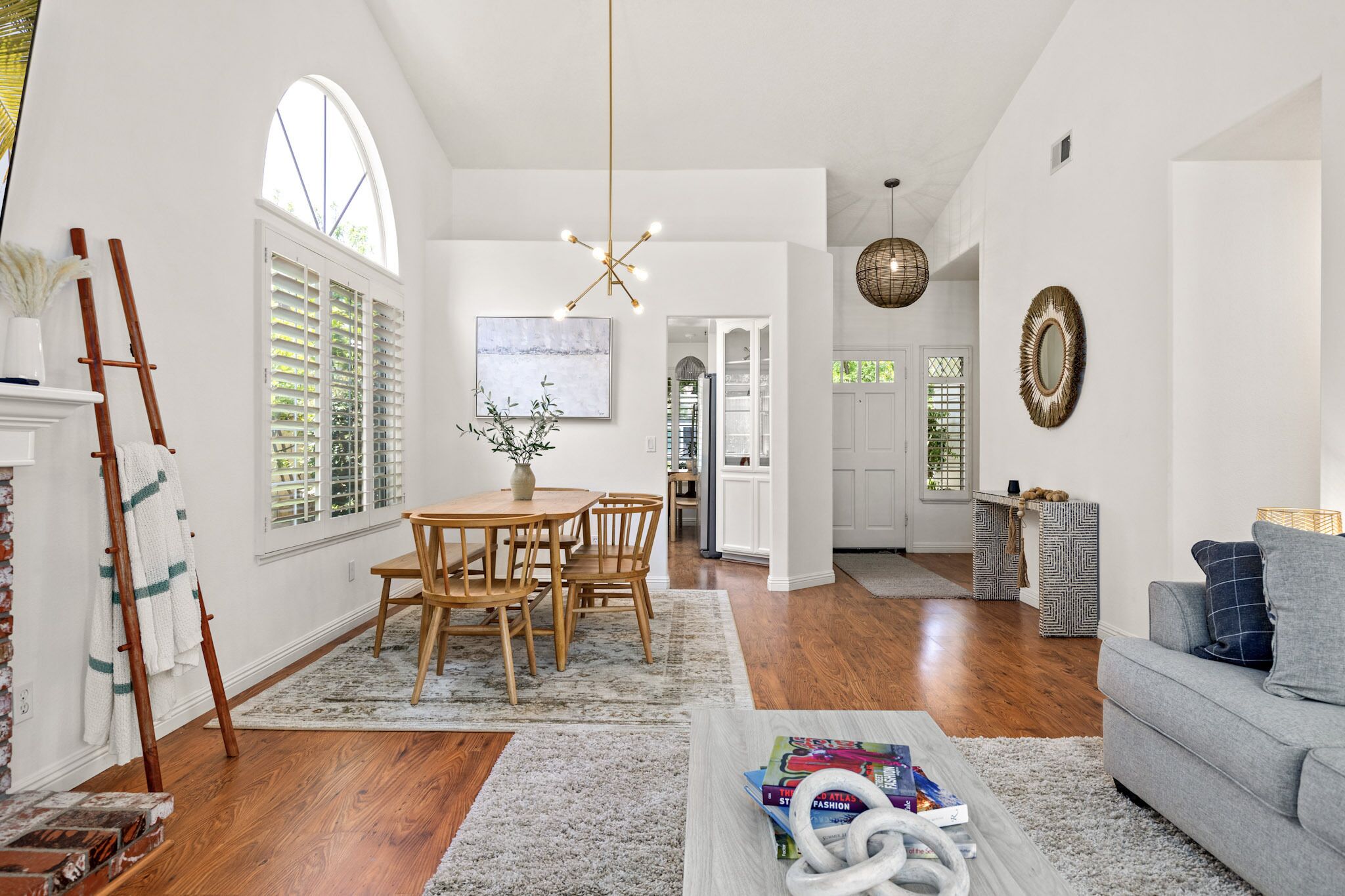 Goode.homes | Luxury 3-bedroom Home W/ Lush Garden - Santa Clarita, CA