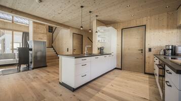 Fridge, dishwasher, coffee/tea maker, electric kettle