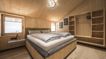 4 bedrooms, free WiFi, bed sheets