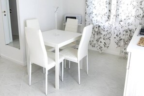 Dining - C004 - Camerano, new two-room apartment with air conditioning (Camerano)