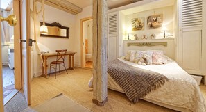 1 Schlafzimmer, Schreibtisch, Bügeleisen/Bügelbrett, Reisekinderbett