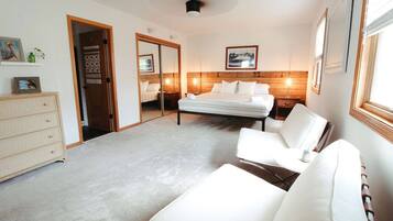 4 bedrooms, iron/ironing board, travel crib, free WiFi