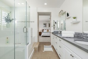 Hair dryer, towels, soap, shampoo - GOODE.HOMES | Luxury Modern Home w/ pool/spa (Santa Clarita)