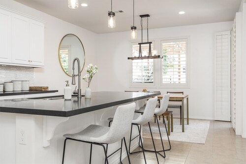 GOODE.HOMES | Luxury Modern Home w/ pool/spa