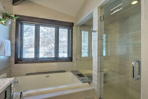 Towels, soap, shampoo, toilet paper