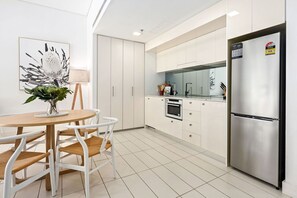 Full-sized fridge, microwave, oven, stovetop - The Alta Apartments by Urban Rest (Surry Hills)