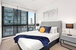 Three Bedroom Apartment With Parking - The Alta Apartments by Urban Rest (Surry Hills)