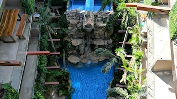 2 albercas al aire libre y camas balinesas gratuitas