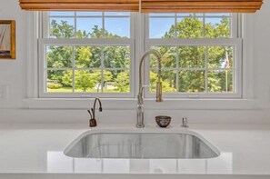 Interior - Waterfront w/Floating Dock, Kayaks~Family Home (Cobbs Creek)