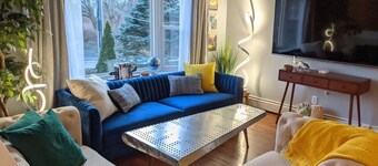 #TheFlightdeck | Stylish Home Near Newport & Navy