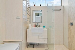 Apartment - Panoramic Bondi Views (Bondi)