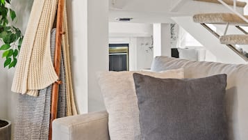 Smart TV y chimenea
