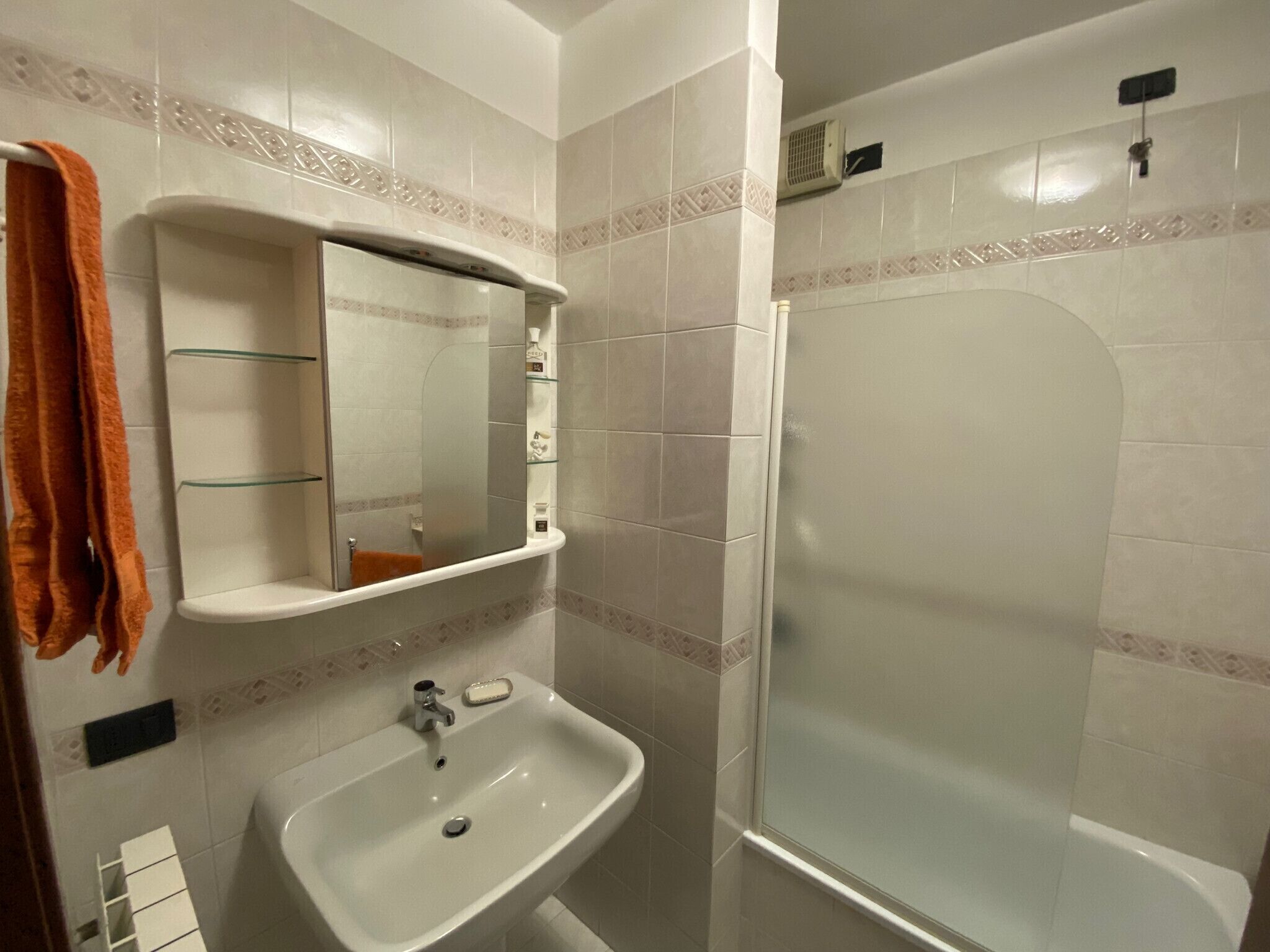 浴槽、ヘアドライヤー